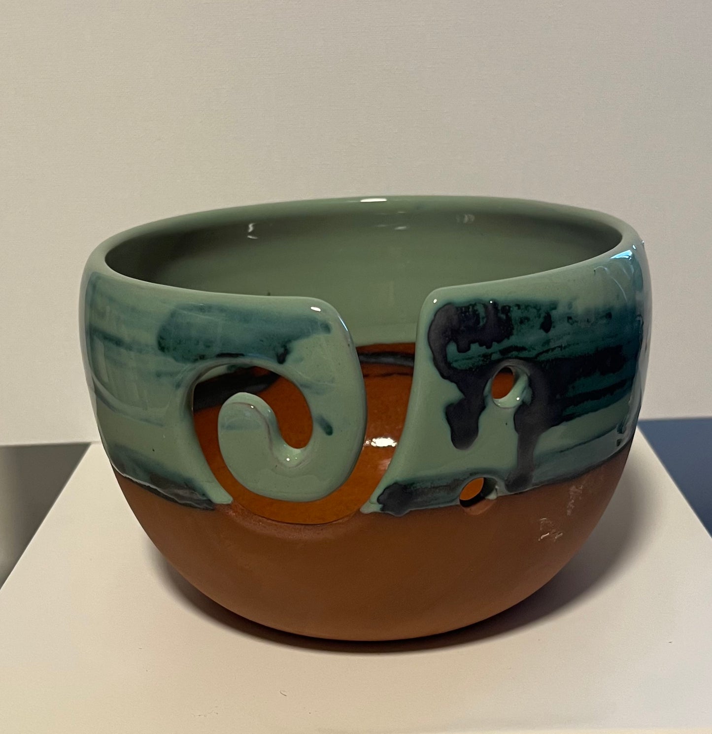 Kravelli Ceramic Yarn Bowl