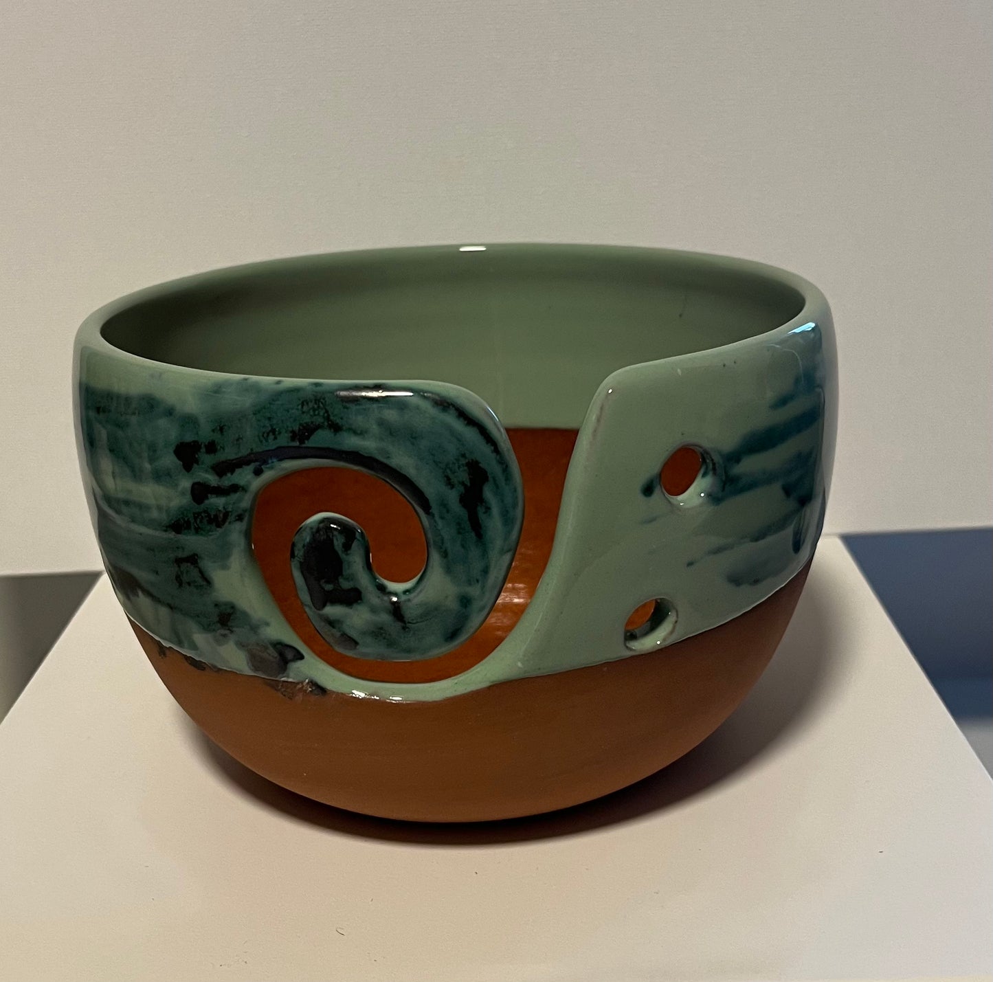 Kravelli Ceramic Yarn Bowl